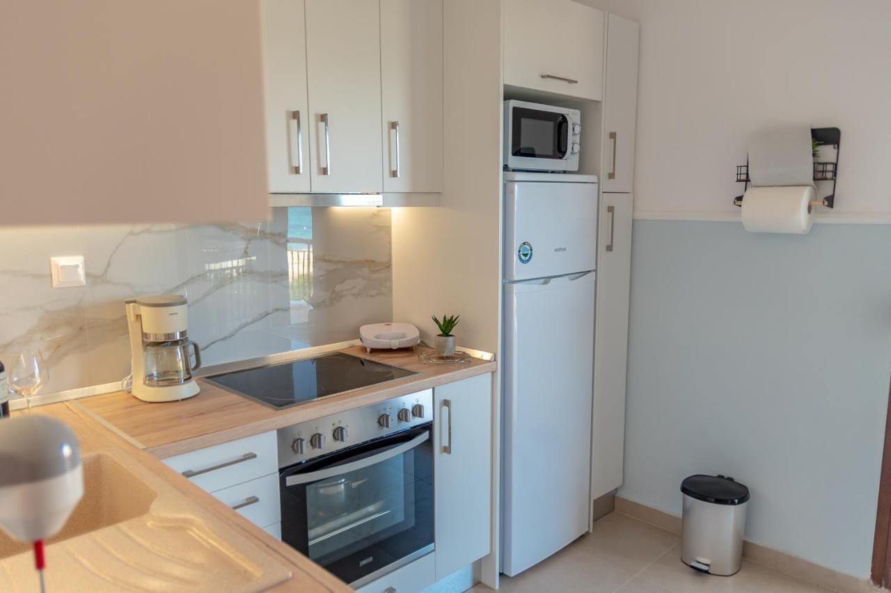 Dimi Seafront Apartment By Rentals Pro Services - Nea Moudania Eksteriør billede