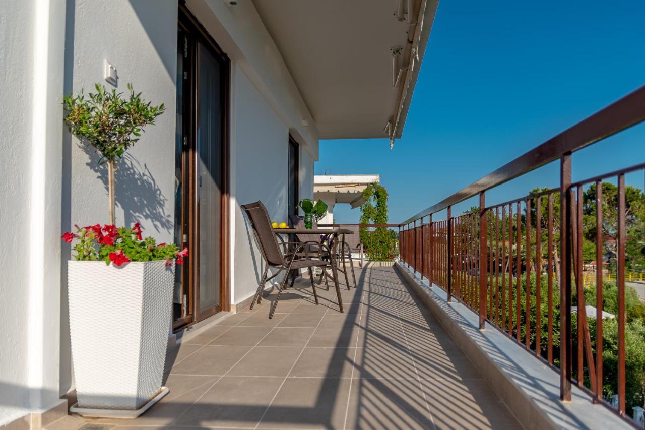 Dimi Seafront Apartment By Rentals Pro Services - Nea Moudania Eksteriør billede